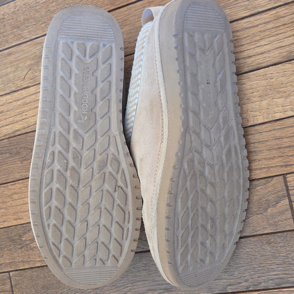 Koolaburra by UGG tan slippers - Picture 5 of 5